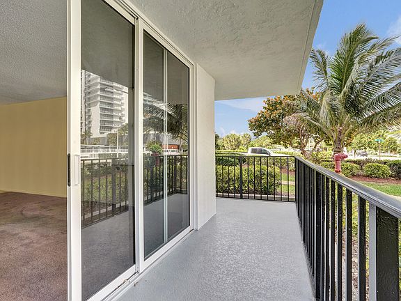 4th image of 1009 N Ocean Boulevard #112