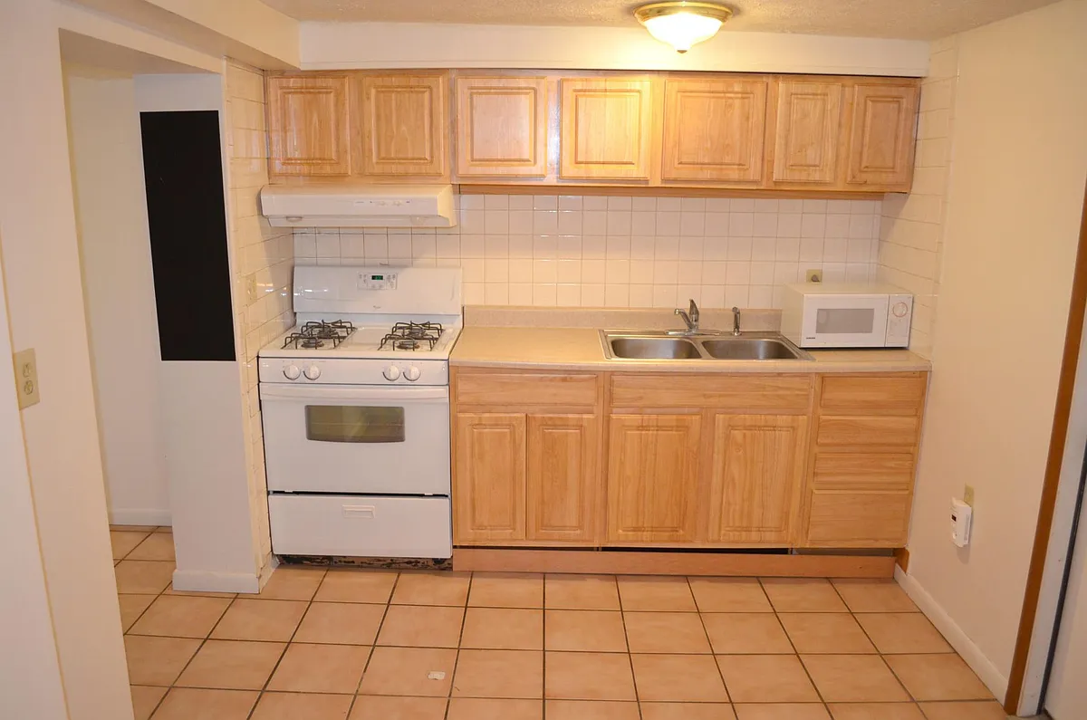 Building Photo - 6626 Ervin Rd #24