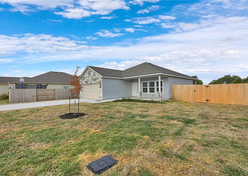 1st image of 308 Cotton Cir