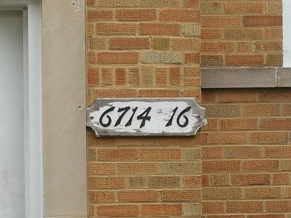 2nd image of 6714 N Seeley Ave #1S