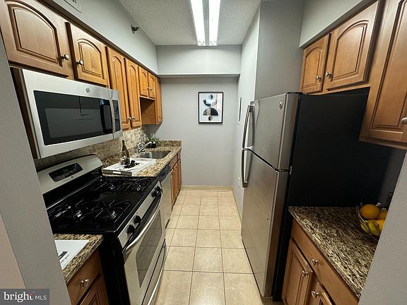 3rd image of 4801 Fairmont Ave APT 603