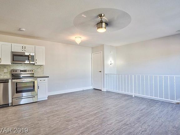 3rd image of 1494 Dorothy Ave Unit 4