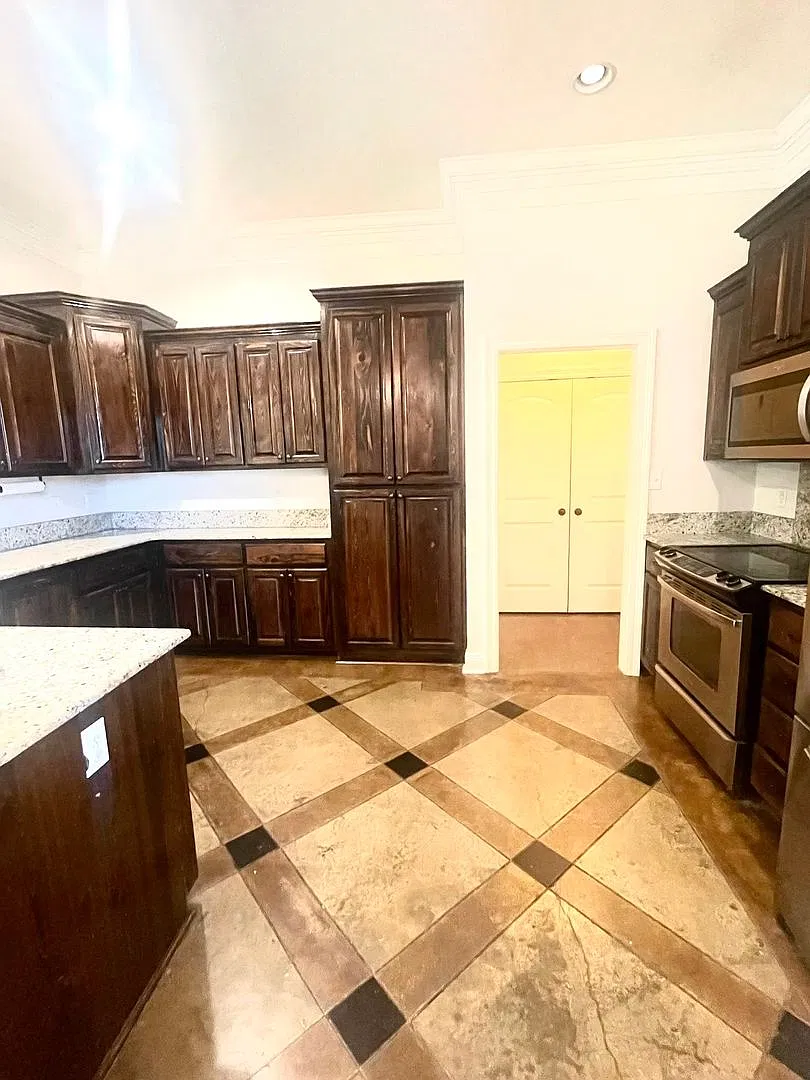 Charming 3 Bedroom 2 Bath home for Rent — Photo 4