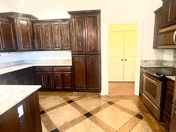4th image of 2366 Woodland Ct