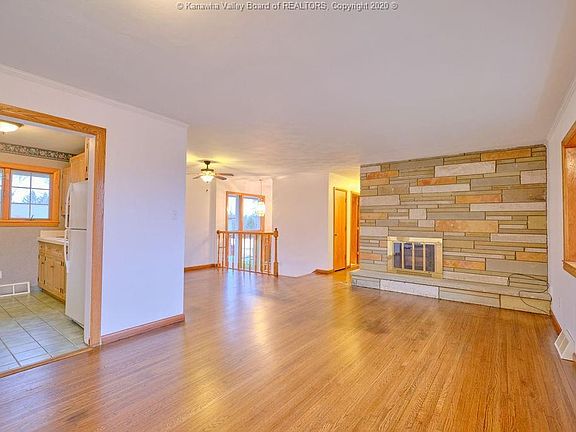 4th image of 1415 Viewmont Dr