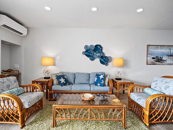 2nd image of 512 Secret Harbor Rd