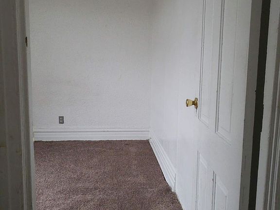 5th image of 914 Wallace St APT 3