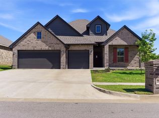 10101 NW 139th Cir, Yukon, OK 73099