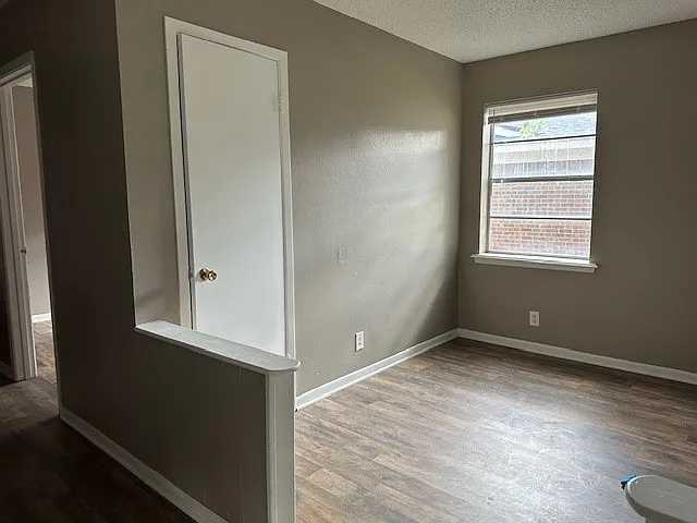 2715 Shawn Dr — Photo 3