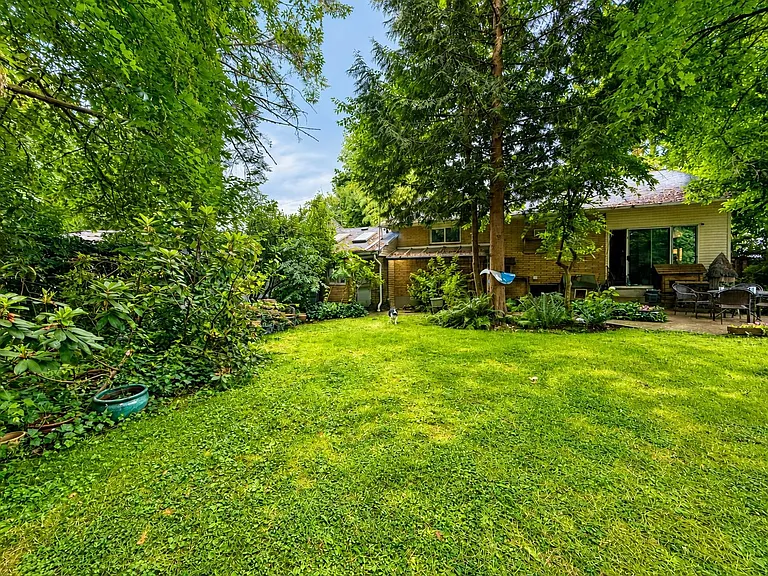 11530 Wood St — Photo 11