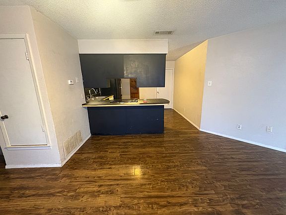 4th image of 5406 Brookhollow Dr