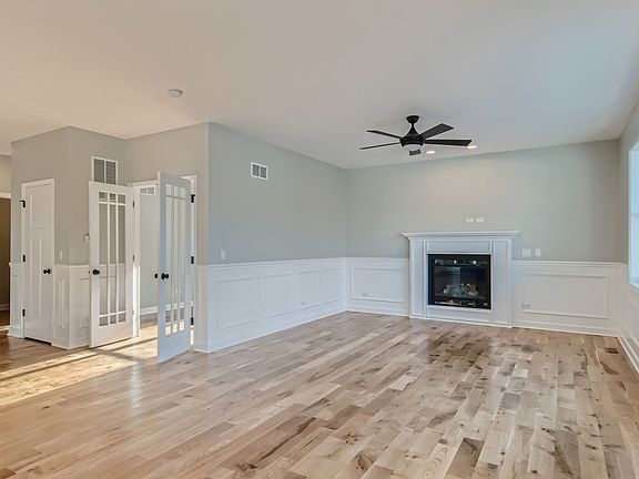 3rd image of 5041 W 137th St