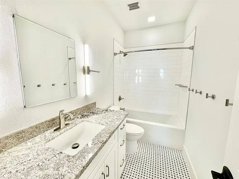 2102 Mechanic St #104 — Photo 11