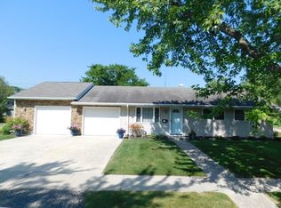 1711 Kent Pl, Dekalb, IL 60115