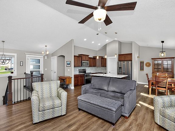 5th image of 1506 Green Hills Dr