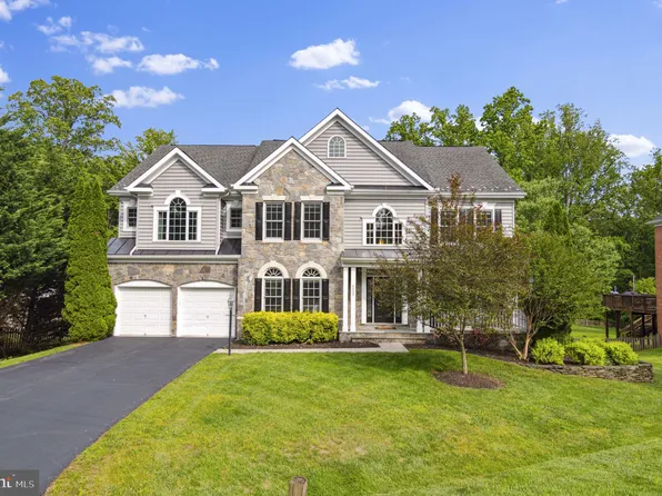 4809 Briggs Rd, Fairfax, VA 22030