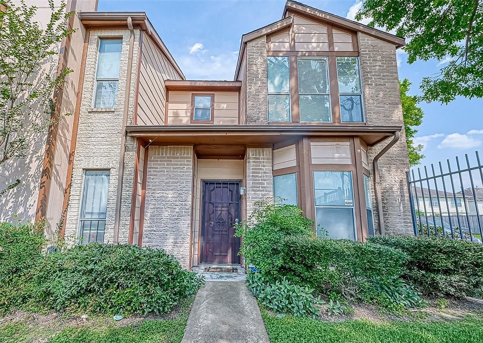 1st image of 12400 Brookglade Cir Unit 61