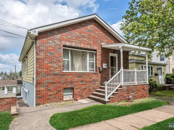 99 Orient Way, Lyndhurst, NJ 07071