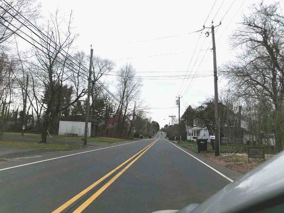 2nd image of 25 Chesterfield Rd