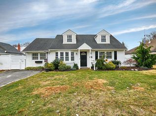 3588 Princeton Dr N, Wantagh, NY 11793