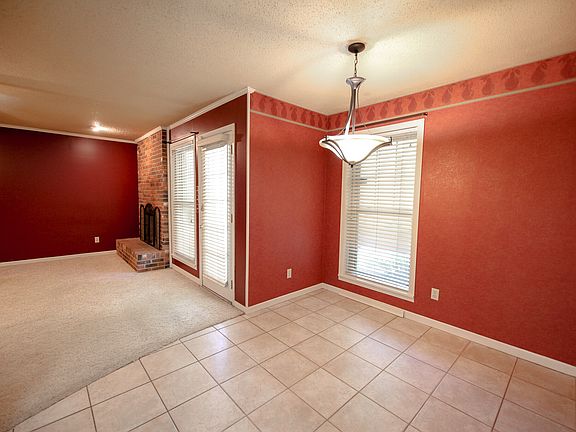 5th image of 615 Woodview Dr