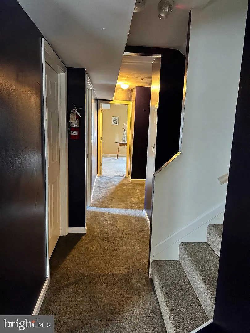 2 bed, 1.5 bath, 3401 sqft, $7,000 — Photo 3