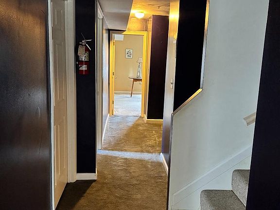 3rd image of 5212 Astor Pl SE