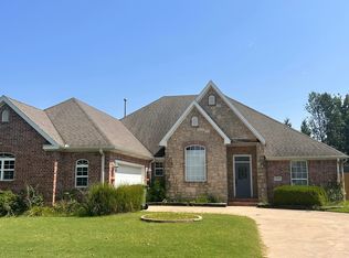 5205 S 43rd St, Rogers, AR 72758