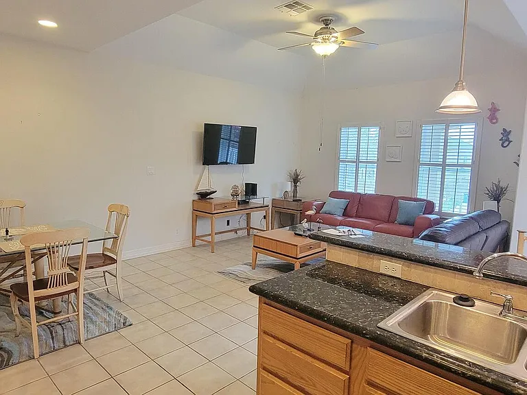 119 E Bahama St #4 — Photo 17