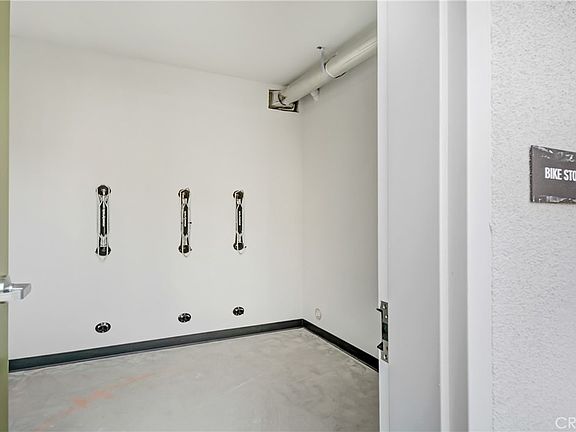 5th image of 960 N Tangent Privado #960-305