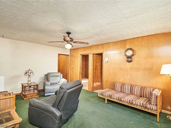 4th image of 1121 Eastwood Ave