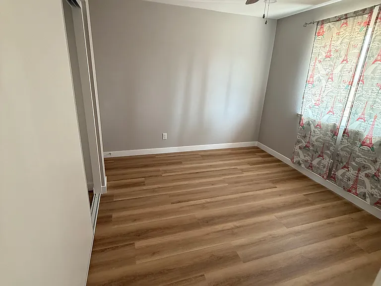 711 Canterbury Cir — Photo 10