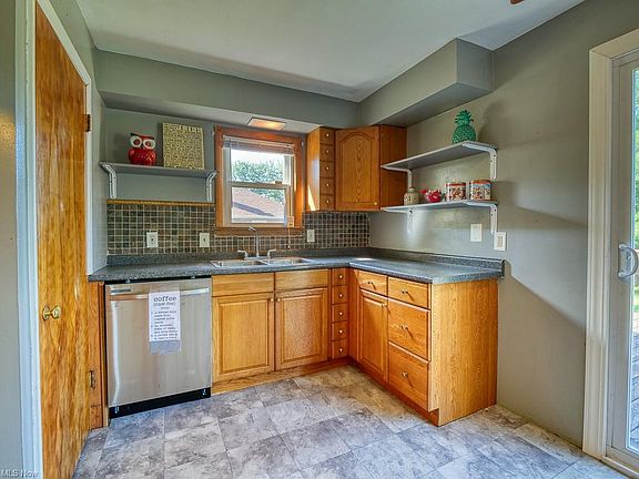 3rd image of 4828 E 81st St