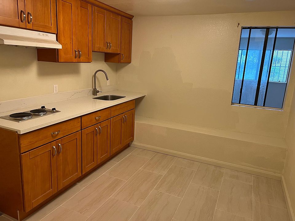1st image of 311 21st Ave