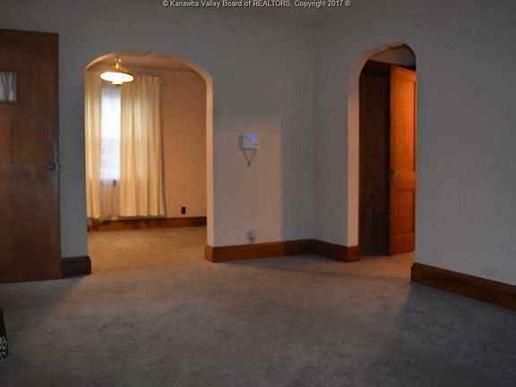 4th image of 935 Montrose Dr