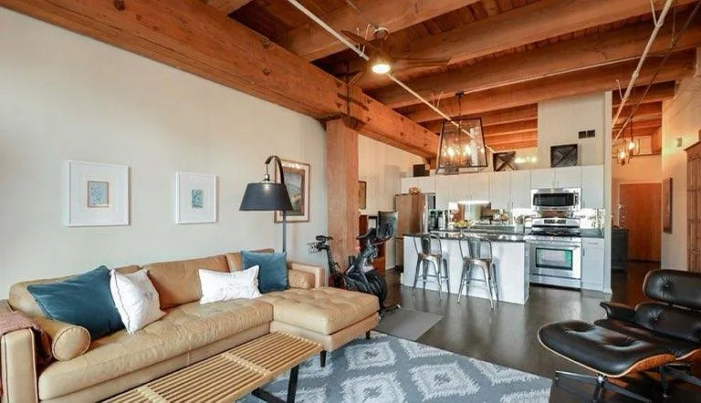 360 W Illinois St #324 — Photo 2