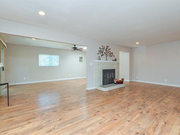 5th image of 4468 N Van Dyke Ave