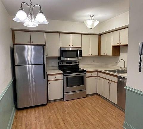 5th image of 303 Sassafras Ct