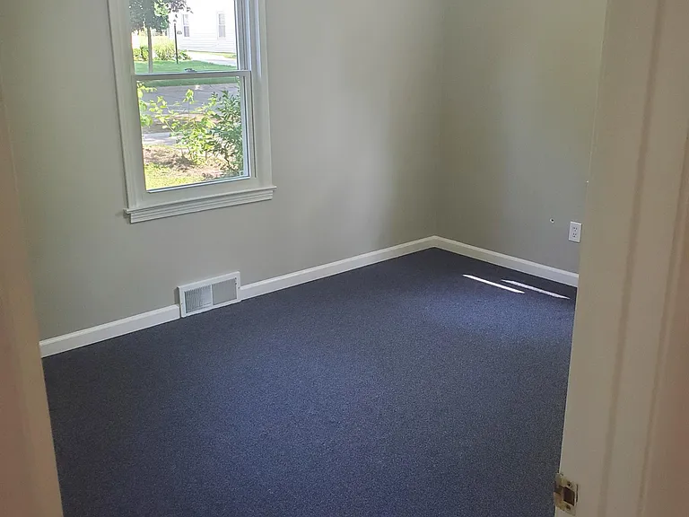 3173 Warick Rd — Photo 10