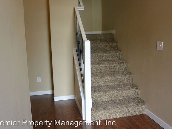 3rd image of 4533 NE 91st Way