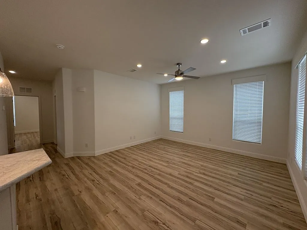 2 bed, 2.0 bath, 1179 sqft, $1,499 — Photo 4