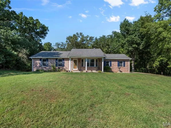 221 Bella Oaks Dr, Jackson, MO 63755