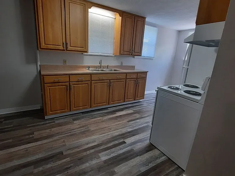 644 Holcomb Ave — Photo 3
