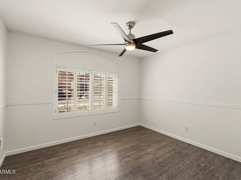 2212 E Vista Bonita Dr — Photo 16