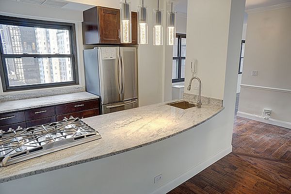 1st image of 58 W 58th St APT 11C