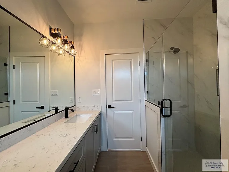 3002 Eliseo Villarreal Ave — Photo 10