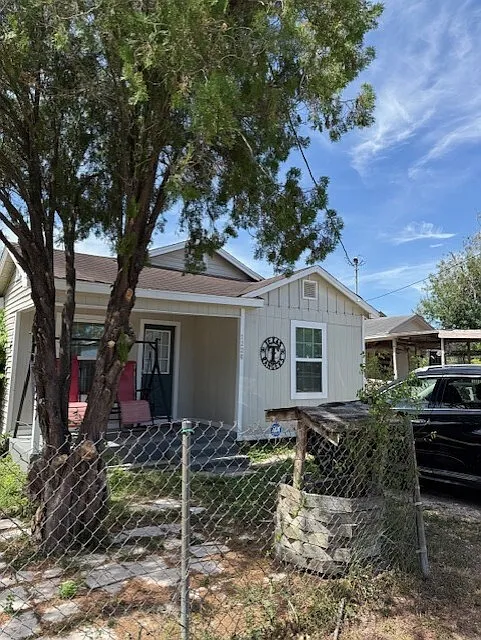 1220 Kansas St