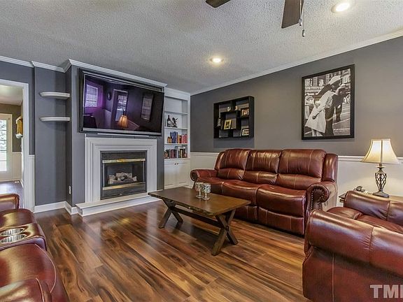 5th image of 614 Brownstone Dr