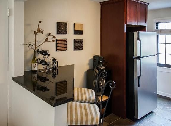 5th image of 4533 Holly St APT 1