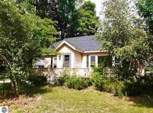 819 Baldwin Ave, Frankfort, MI 49635